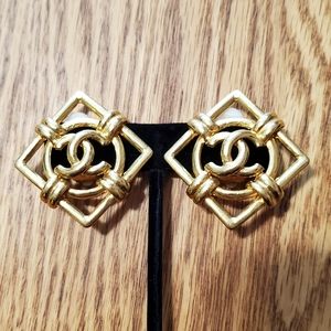 Vintage Chanel 1980s Collection 29 Gold Cut Out CC Square Logo Clip On Earrings
